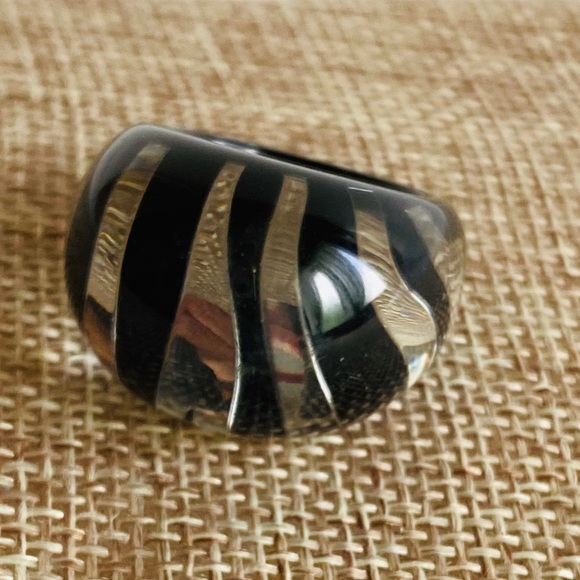 Folli Follie Signed Zebra Ring - Picture 1 of 9